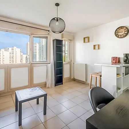 Apartment Au Coeur D'antigone